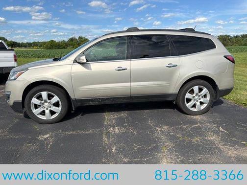 Champagne Silver Metallic 2017 Chevrolet Traverse 1LT