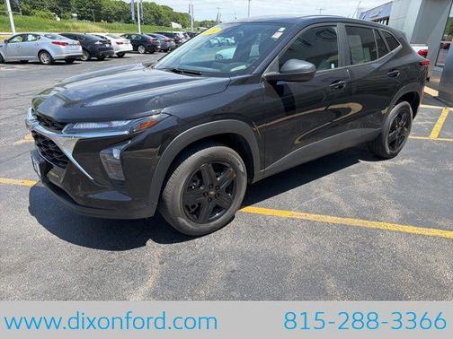 Mosaic Black Metallic 2024 Chevrolet Trax LS