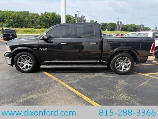 Brilliant Black Crystal Pearlcoat 2017 RAM 1500 Longhorn