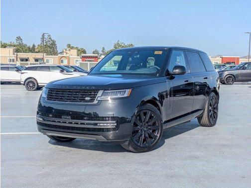 Santorini Black Metallic 2026 Land Rover Range Rover P550e SE