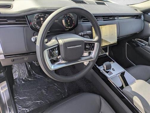 Santorini Black Metallic 2026 Land Rover Range Rover P550e SE