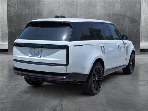2025 Land Rover Range Rover P400 SE 7 Seat