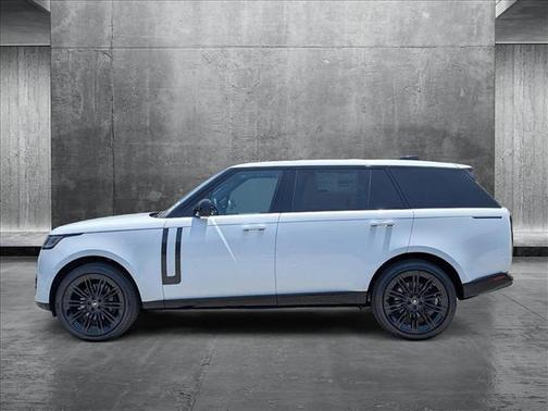 2025 Land Rover Range Rover P400 SE 7 Seat