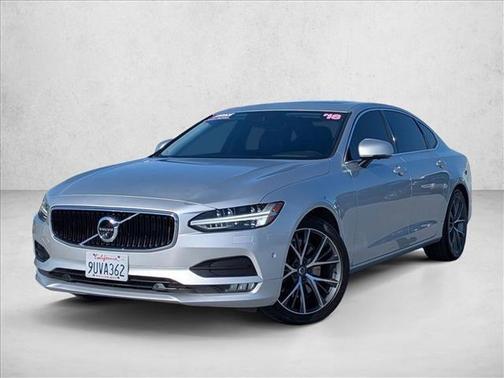 2018 Volvo S90 T6 Momentum