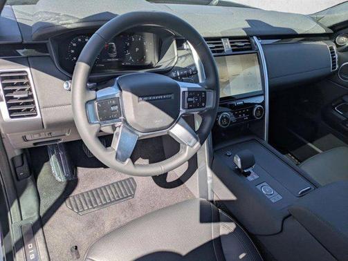 Carpathian Grey Premium Metallic 2026 Land Rover Discovery S