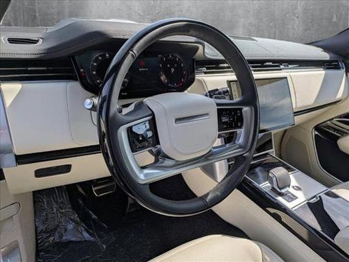 2025 Land Rover Range Rover P530 SE