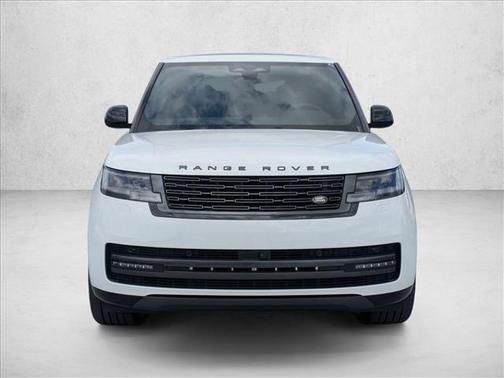 Fuji White 2026 Land Rover Range Rover P400 SE