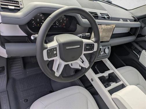 2025 Land Rover Defender 130 P400 S