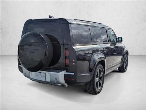 2025 Land Rover Defender 130 P400 S