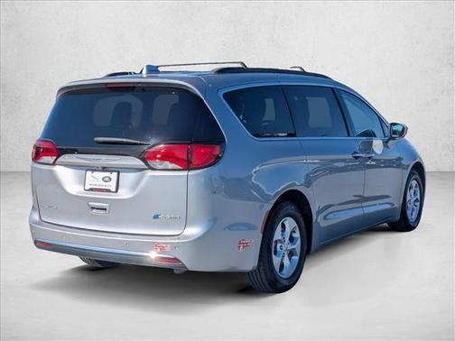 2017 Chrysler Pacifica Hybrid Premium