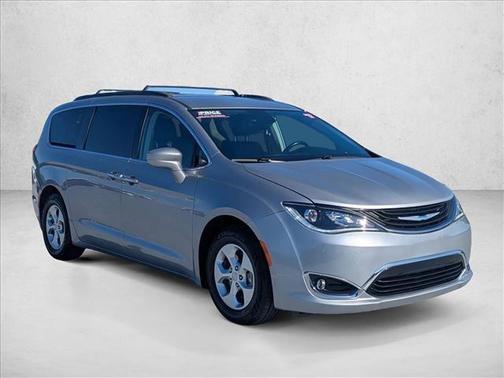 2017 Chrysler Pacifica Hybrid Premium