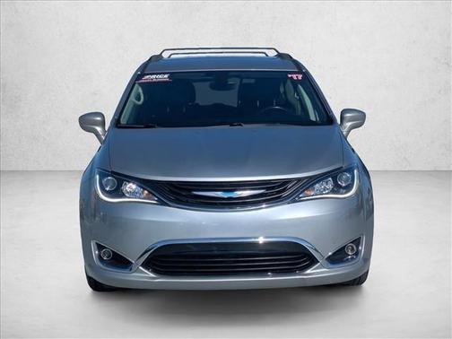 2017 Chrysler Pacifica Hybrid Premium