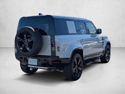 2026 Land Rover Defender P500 X-Dynamic SE