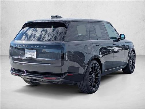 2025 Land Rover Range Rover P530 SE