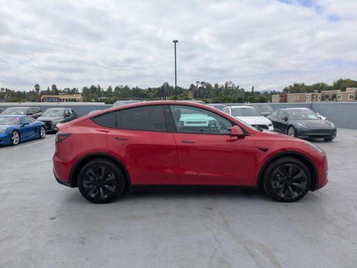 2022 Tesla Model Y Long Range Dual Motor All-Wheel Drive