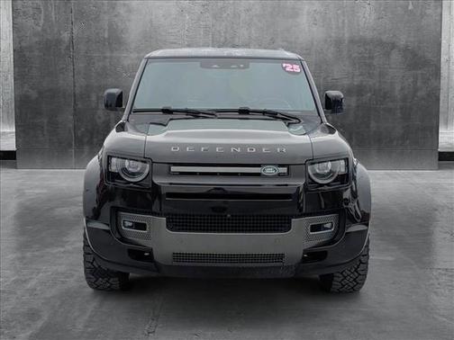 2025 Land Rover Defender 130 P400 Outbound