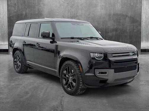 2025 Land Rover Defender 130 P400 Outbound