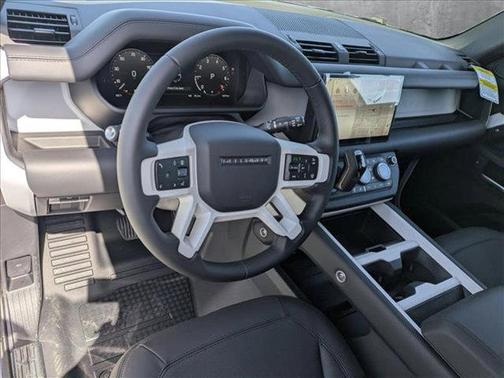 2025 Land Rover Defender 110 P300