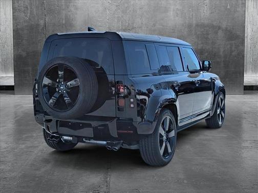 2025 Land Rover Defender 110 P500 X-Dynamic SE