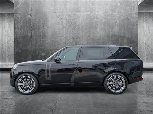 2025 Land Rover Range Rover P530 SE 7 Seat