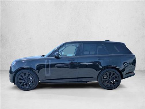 Santorini Black Metallic 2026 Land Rover Range Rover P550e SE