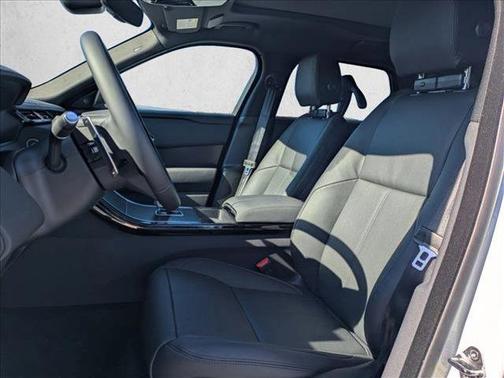 2026 Land Rover Range Rover Velar P400 Dynamic SE