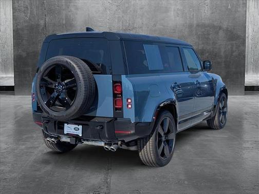 2025 Land Rover Defender 110 P500 X-Dynamic SE