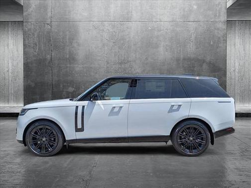 2025 Land Rover Range Rover P530 SE 7 Seat