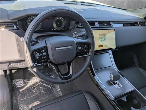 2026 Land Rover Range Rover Velar P250 SE R-Dynamic