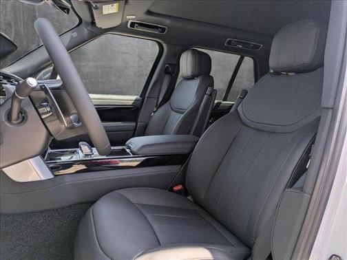 2025 Land Rover Range Rover P400 SE