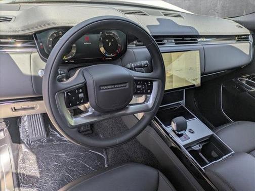 2025 Land Rover Range Rover P400 SE