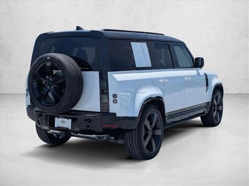 Fuji White 2026 Land Rover Defender P400 X-Dynamic SE