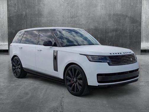 2024 Land Rover Range Rover P615 SV