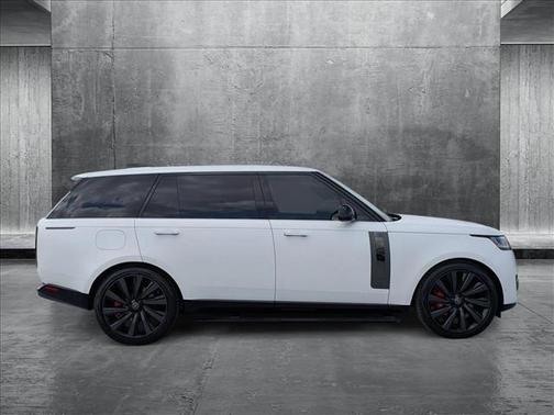 2024 Land Rover Range Rover P615 SV