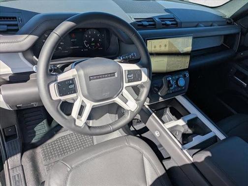 2026 Land Rover Defender P400 X-Dynamic SE