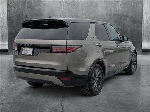 2024 Land Rover Discovery P360 Dynamic SE