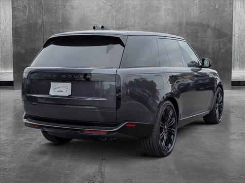 2025 Land Rover Range Rover P530 SE