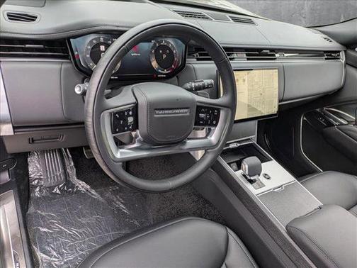 2025 Land Rover Range Rover P530 SE