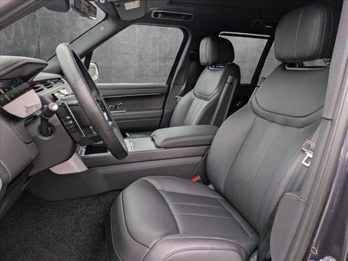 2025 Land Rover Range Rover P530 SE