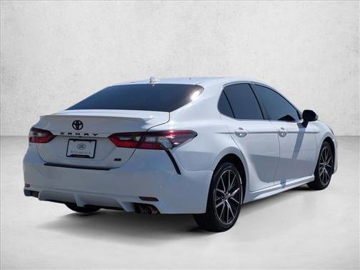 Ice Cap 2023 Toyota Camry SE