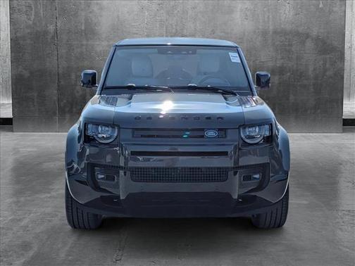 2025 Land Rover Defender 110 P500 X-Dynamic SE