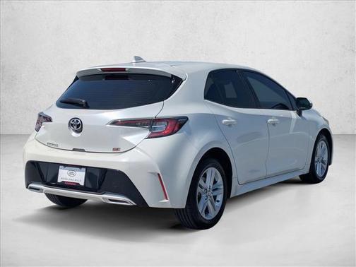 Blizzard Pearl 2019 Toyota Corolla SE