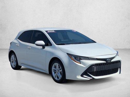 Blizzard Pearl 2019 Toyota Corolla SE