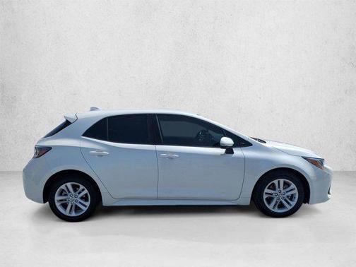 Blizzard Pearl 2019 Toyota Corolla SE