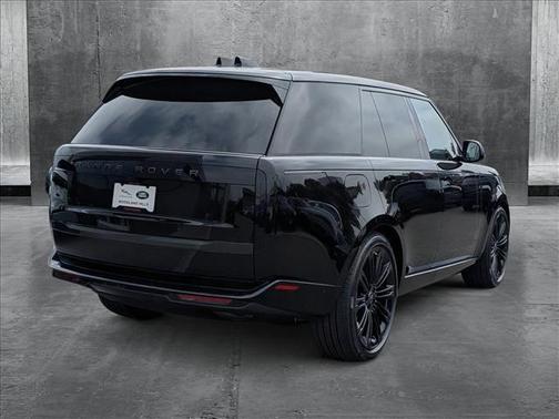 2025 Land Rover Range Rover P400 SE