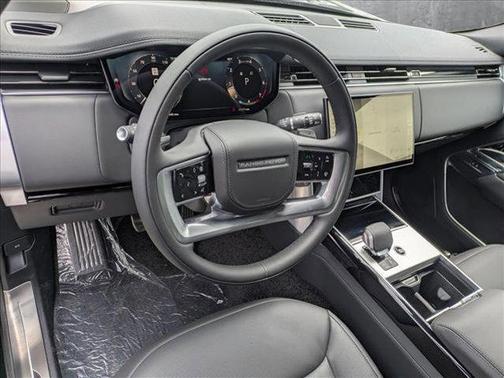 2025 Land Rover Range Rover P400 SE