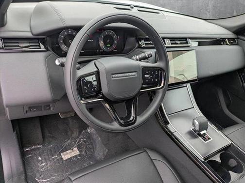 2026 Land Rover Range Rover Velar P250 SE R-Dynamic