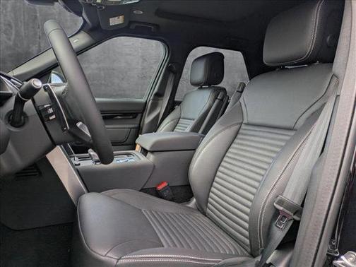 2025 Land Rover Discovery P300 S