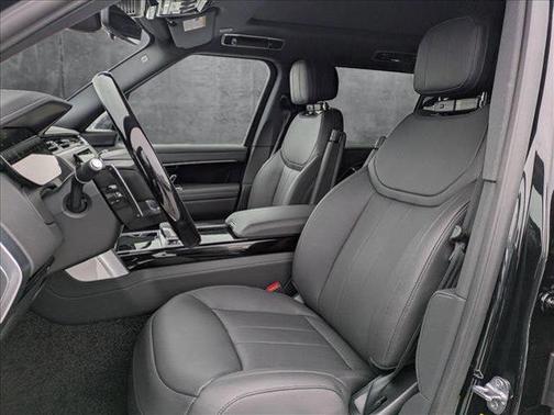 2025 Land Rover Range Rover P530 SE 7 Seat