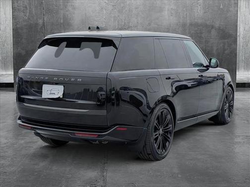 2025 Land Rover Range Rover P530 SE 7 Seat
